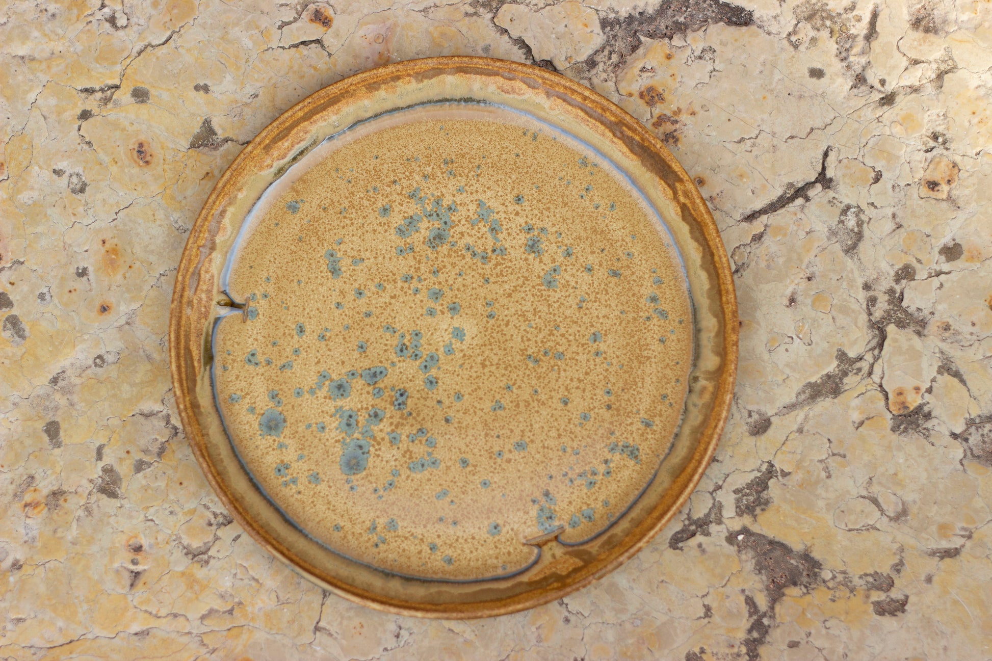 ceramic plate handmade form Venetian lagoon wild clay